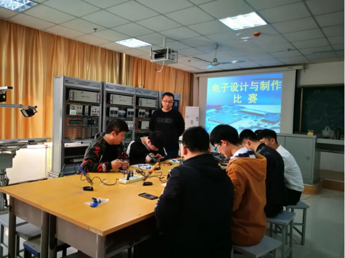 “河”你相遇——河北软件职业技术学院智能工程系欢迎您！电子产品设计与技术开发专业探秘